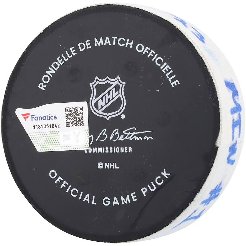 Brandon Duhaime, rondelle de but utilisée par le Wild du Minnesota contre les Rangers de New York le 9 novembre 2023