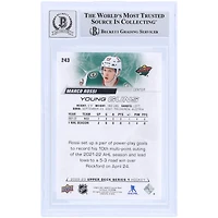 Carte de recrue autographiée 9/10 de Marco Rossi Minnesota Wild 2022-23 Upper Deck Series 1 Young Guns #243 Beckett Fanatics Witnessed Authenticated