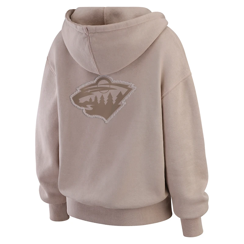 Pull ras du cou délavé marron Minnesota Wild pour femme par Erin Andrews
