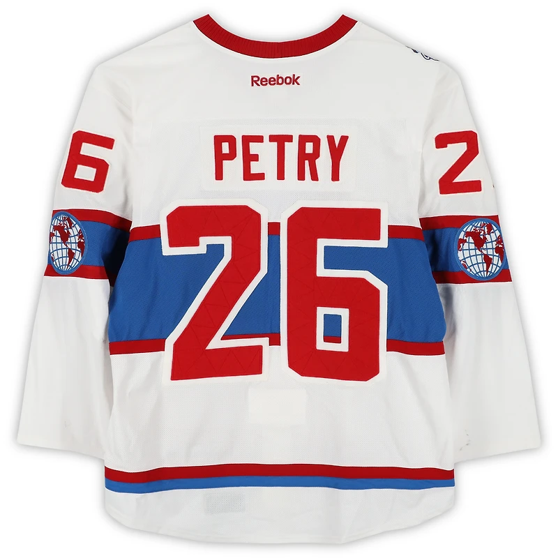 Maillot blanc Reebok n° 26 de Jeff Petry (Canadiens de Montréal) porté à l'entraînement contre les Bruins de Boston le 1er janvier 2016 - Classique hivernale de la LNH - Porté pendant l'échauffement