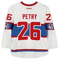 Maillot blanc Reebok n° 26 de Jeff Petry (Canadiens de Montréal) porté à l'entraînement contre les Bruins de Boston le 1er janvier 2016 - Classique hivernale de la LNH - Porté pendant l'échauffement