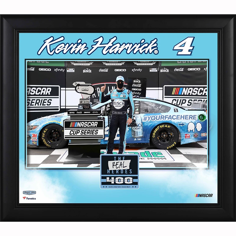 Collage encadré 15" x 17" de Kevin Harvick, champion 2020 The Real Heroes 400