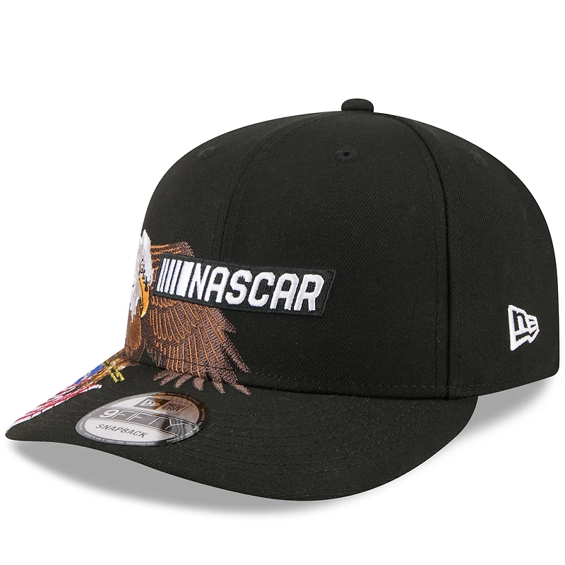 Casquette snapback New Era 9FIFTY noire pour homme avec logo NASCAR.