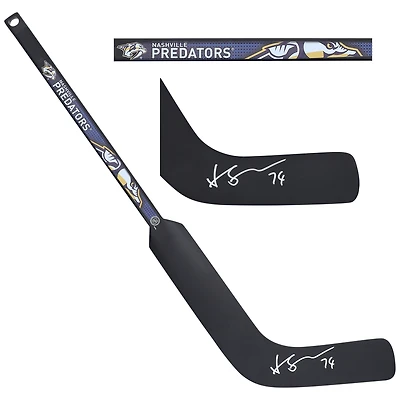 Bâton de gardien de but composite miniature autographié par Juuse Saros des Nashville Predators