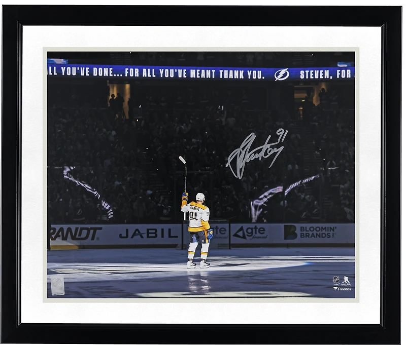 Photo autographiée de Steven Stamkos (Predators de Nashville) - 40 x 50 cm - Retour à Tampa Bay - Salut du public