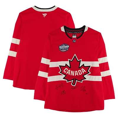 Maillot rouge premium autographié par Nathan MacKinnon, Cale Makar, Sam Reinhart et Jordan Binnington Canada pour le tournoi des 4 Nations - Édition limitée à 10 exemplaires