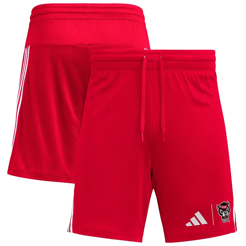 Short adidas rouge NC State Wolfpack AEROREADY 7" pour homme