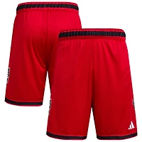 Short de basket-ball réplique adidas Scarlet NC State Wolfpack Swingman pour homme