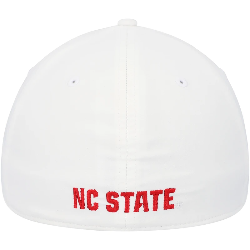 Casquette flexible adidas NC State Wolfpack 2021 Sideline Coaches pour hommes, blanche