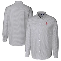 Chemise boutonnée à manches longues et rayures Oxford extensibles pour homme, couleur anthracite, avec logo des anciens élèves NC State Wolfpack.