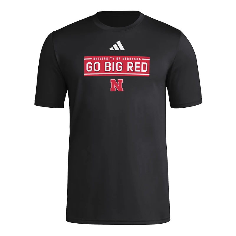 T-shirt d'avant-match adidas noir pour homme avec slogan Nebraska Huskers Locker