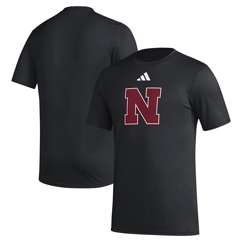 T-shirt d'avant-match AEROREADY avec logo de casier principal des Nebraska Huskers adidas noir pour hommes