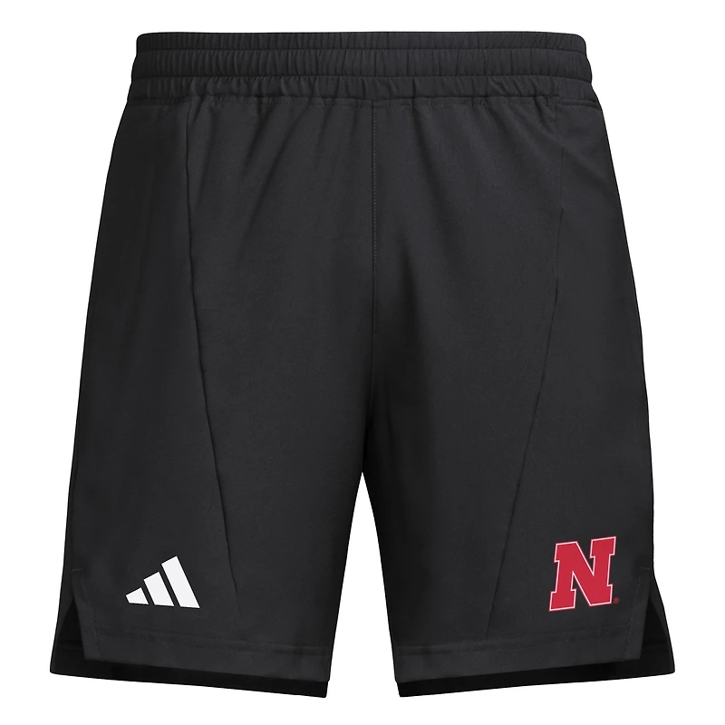 Short d'entraînement tissé adidas noir Nebraska Huskers Program pour homme