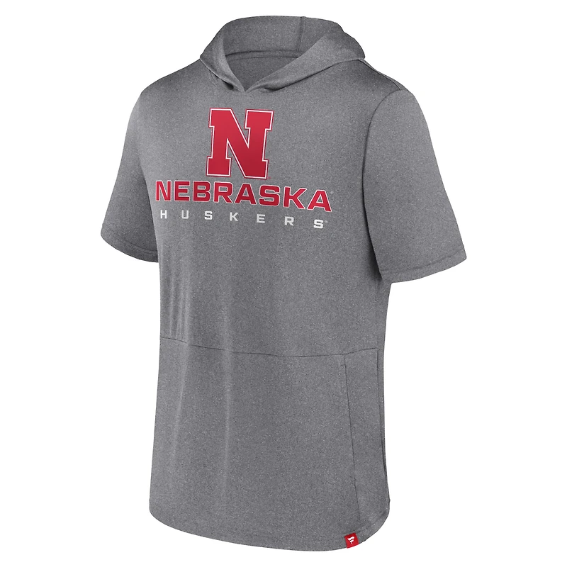 T-shirt à capuche Fanatics Heather Grey Nebraska Huskers Modern Stack pour hommes