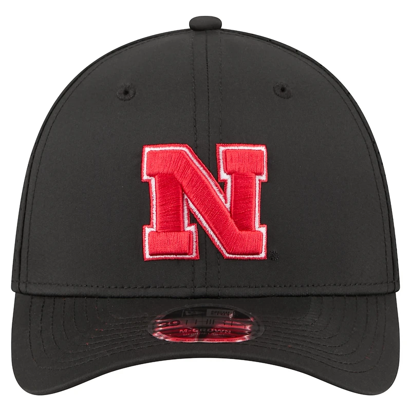 Men's New Era Black Nebraska Huskers 39THIRTY M-Crown Flex Fit Hat