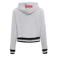 Pull à capuche court en polaire Pro Standard Heather Grey Nebraska Huskers Script Tail pour femmes