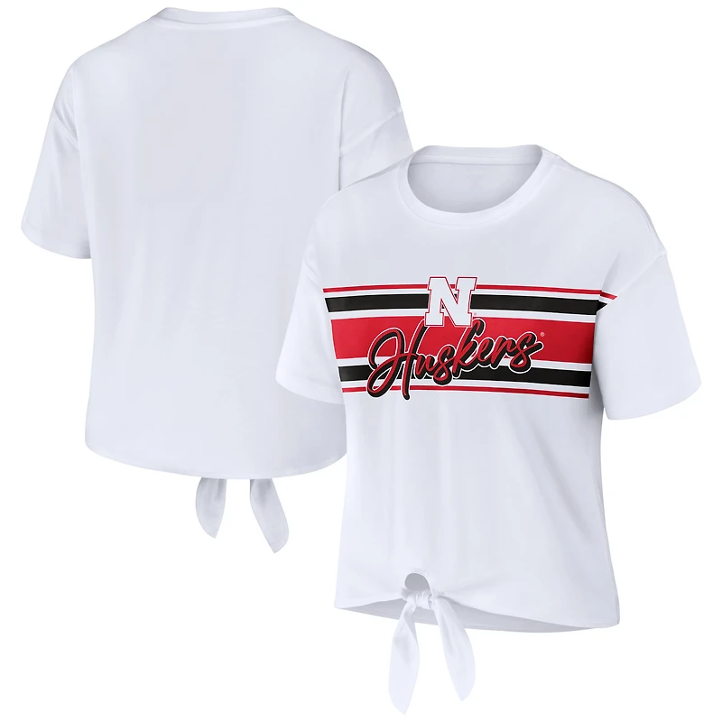 WEAR by Erin Andrews - T-shirt court rayé blanc avec nœud sur le devant Nebraska Huskers pour femme