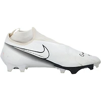 Drake Maye New England Patriots Autographed Game-Used White Nike Cleats vs. Tennessee Titans on November 3, 2024 with "Game Used 11/3/24" Inscription