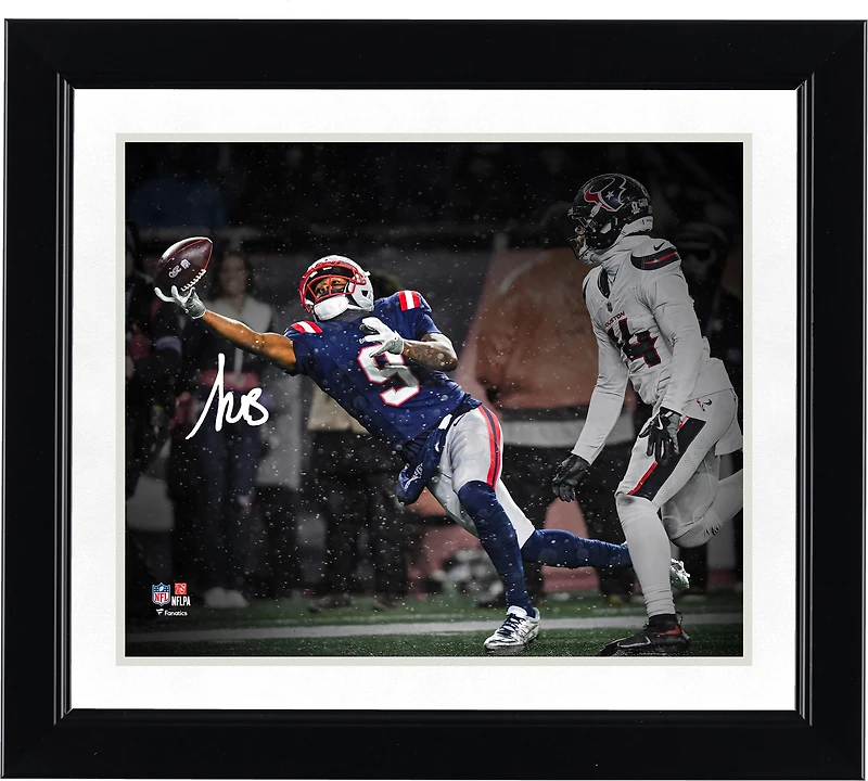 Kayshon Boutte New England Patriots Autographed 8" x 10" 2025 AFC Divisional Round One-Handed Touchdown Catch Spotlight Photograph