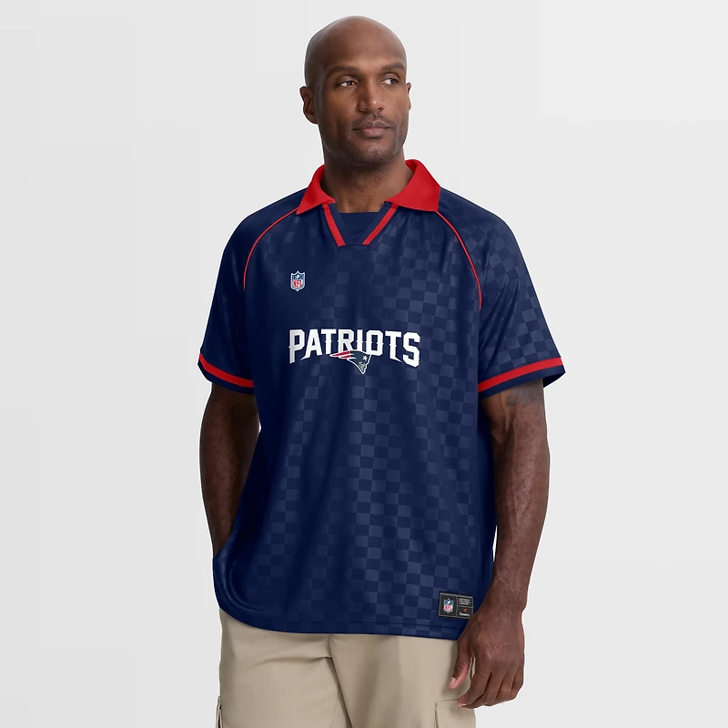 Polo raglan à col en V Fanatics bleu marine/rouge New England Patriots Homerun pour homme