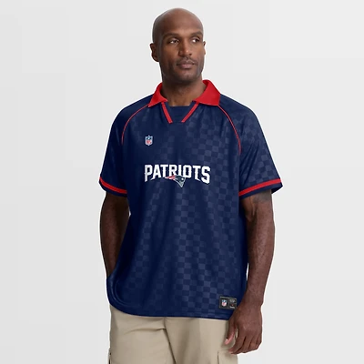 Polo raglan à col en V Fanatics bleu marine/rouge New England Patriots Homerun pour homme