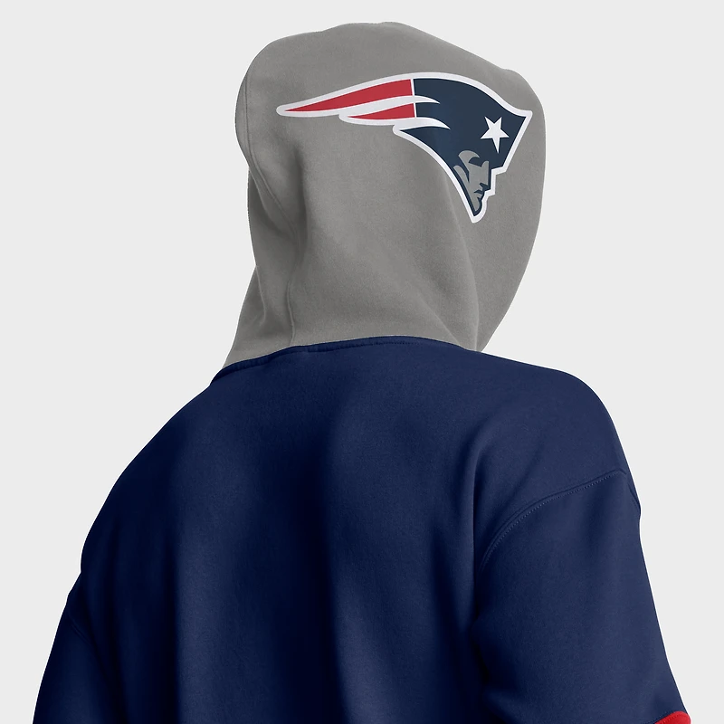 Sweat à capuche bleu marine Fanatics pour homme avec logo casque des New England Patriots