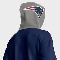 Sweat à capuche bleu marine Fanatics pour homme avec logo casque des New England Patriots