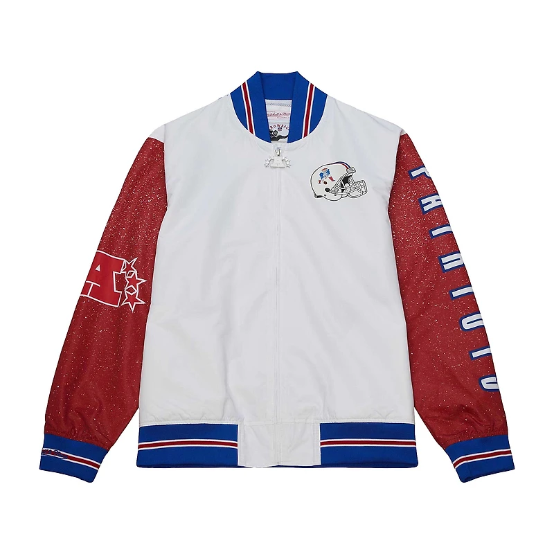 Veste d'échauffement entièrement zippée Mitchell & Ness pour hommes des New England Patriots Team Burst blanche