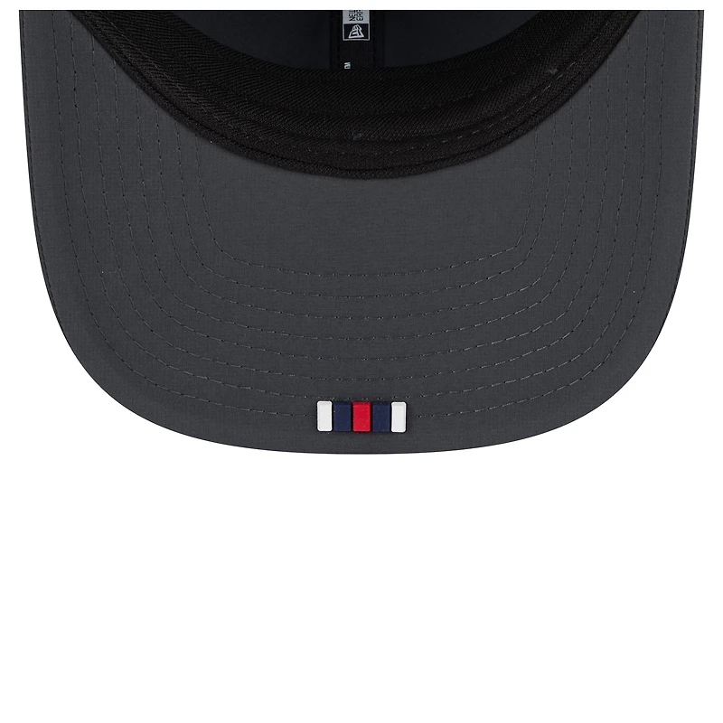 Casquette ajustable New Era anthracite New England Patriots 2025 Sideline pour temps froid 9SEVENTY