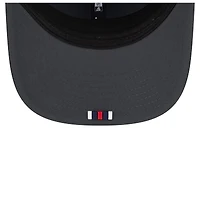 Casquette ajustable New Era anthracite New England Patriots 2025 Sideline pour temps froid 9SEVENTY