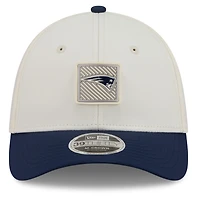 Casquette New Era Flex crème/marine England Patriots 2026 NFL Training Camp 39THIRTY M-Crown pour homme