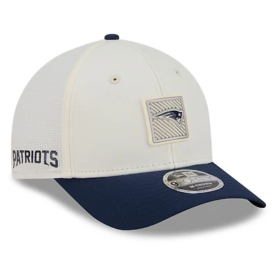 Casquette ajustable New Era crème/marine New England Patriots 2026 NFL Training Camp 9FORTY pour homme
