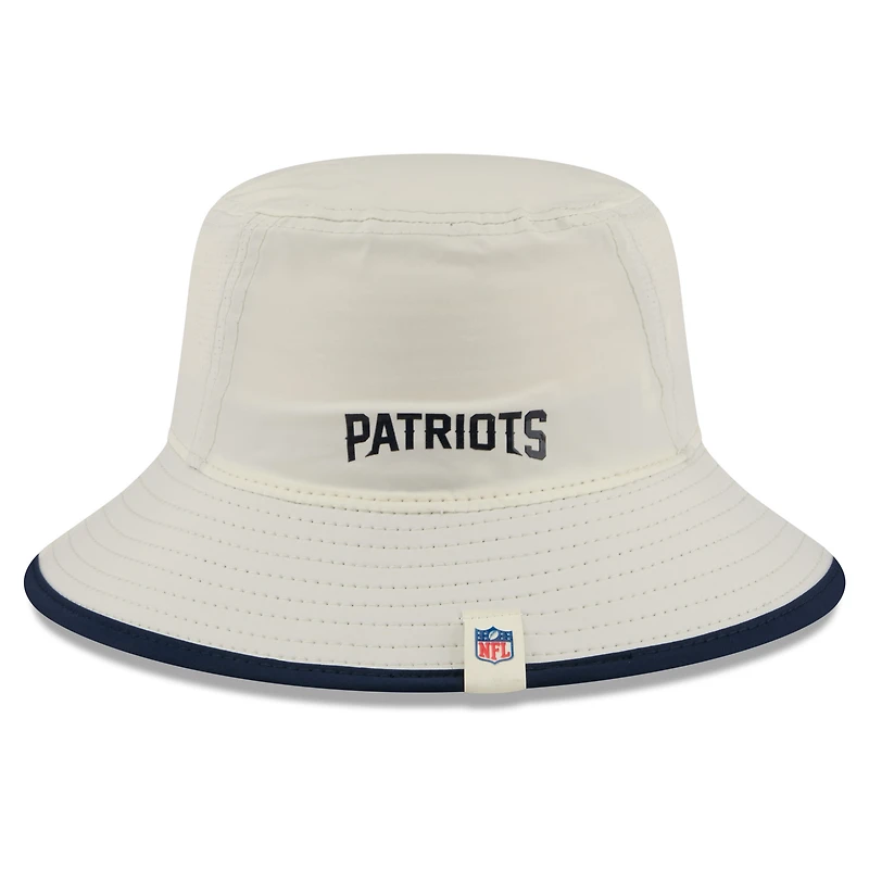 Bob de sport New Era crème pour homme, New England Patriots, camp d'entraînement NFL 2026