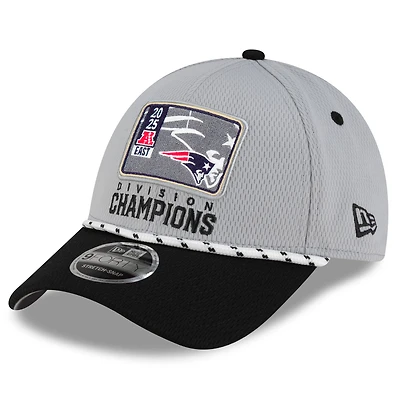 Men's New Era Gray/Black New England Patriots 2025 AFC East Division Champions Locker Room Trophy Collection 9FORTY Adjustable Hat