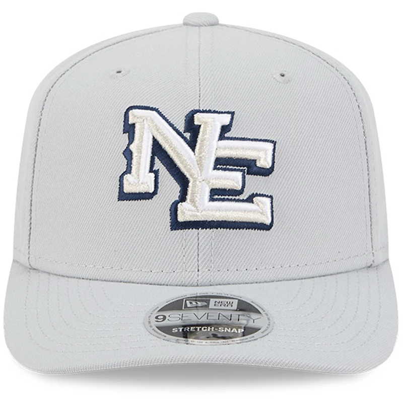 Casquette ajustable 9SEVENTY grise New Era pour homme, collection Rivalries 2025 des New England Patriots
