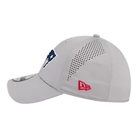 Men's New Era  Gray England Patriots Perforated 39THIRTY Flex Hat
