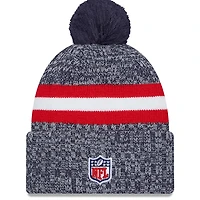 Bonnet en tricot à revers New Era New England Patriots 2023 Sideline pour hommes avec pompon
