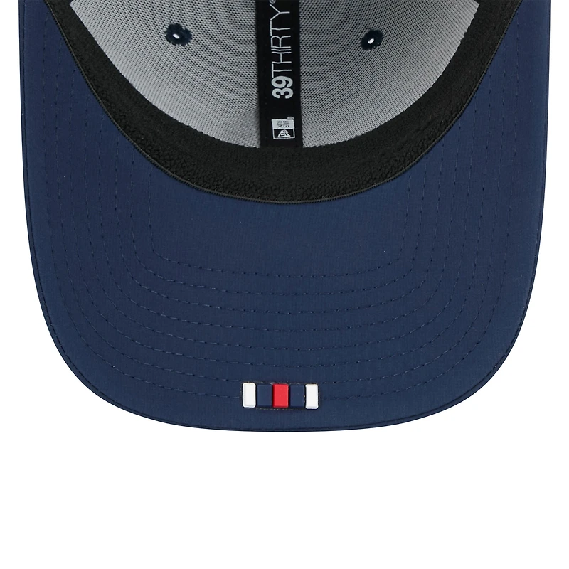 Casquette New Era 39THIRTY Flex bleu marine England Patriots 2025 Sideline pour homme