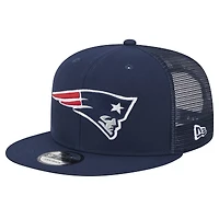 Casquette snapback Main Trucker 9FIFTY bleu marine New Era pour homme des New England Patriots