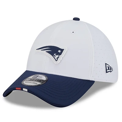 Casquette New Era 39THIRTY Flex blanche/bleu marine pour homme