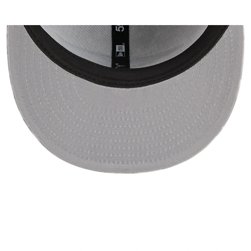 Casquette ajustée New Era blanche England Patriots 2025 Salute to Service Fan Pack 59FIFTY pour homme