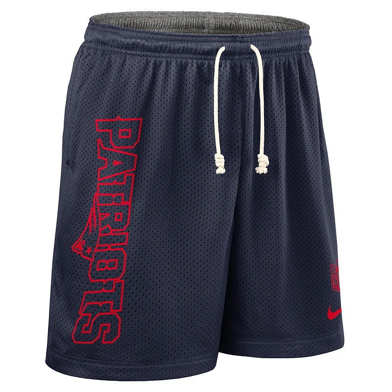 Short réversible Nike Dri-FIT bleu marine New England Patriots pour homme