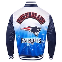 Veste à boutons-pression en satin sublimé Pro Standard bleu marine New England Patriots pour homme