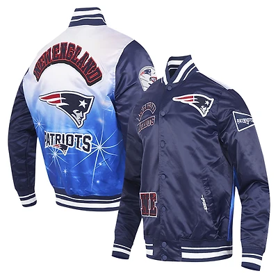 Veste à boutons-pression en satin sublimé Pro Standard bleu marine New England Patriots pour homme