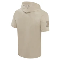 Sweat à capuche manches courtes pour homme Pro Standard Tan New England Patriots Neutrals Capsule
