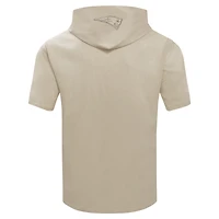 Sweat à capuche manches courtes pour homme Pro Standard Tan New England Patriots Neutrals Capsule
