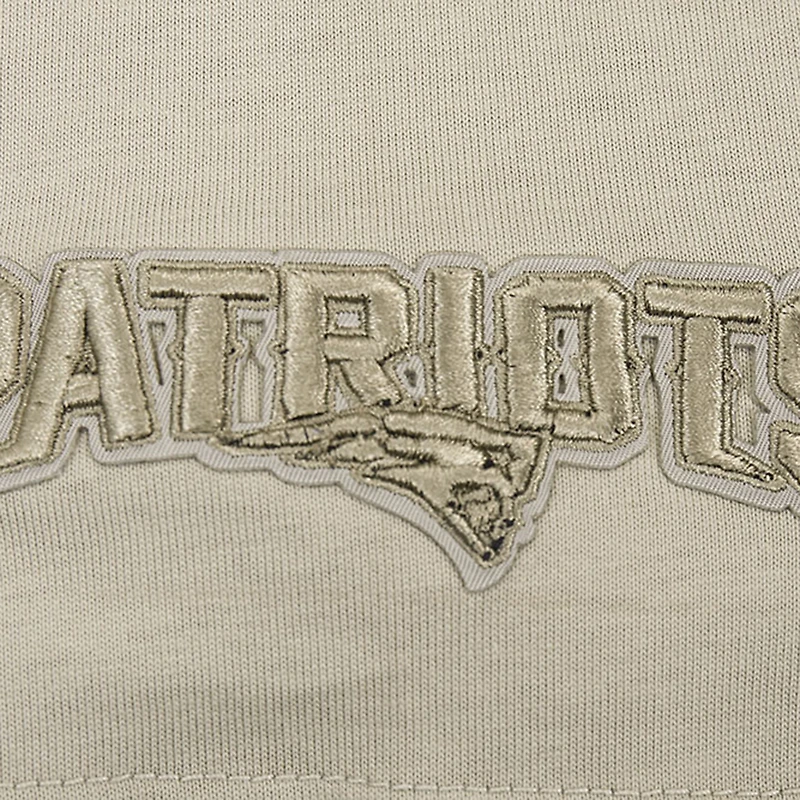 Sweat à capuche manches courtes pour homme Pro Standard Tan New England Patriots Neutrals Capsule