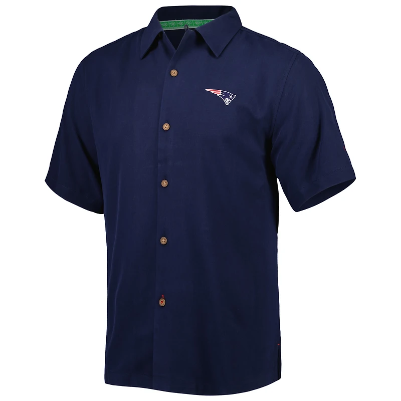Chemise boutonnée Top of Your Game Camp des Patriots de la Nouvelle-Angleterre Tommy Bahama pour homme, bleu marine
