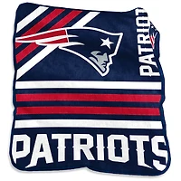 Jeté Raschel en peluche 50 po x 60 po des New England Patriots