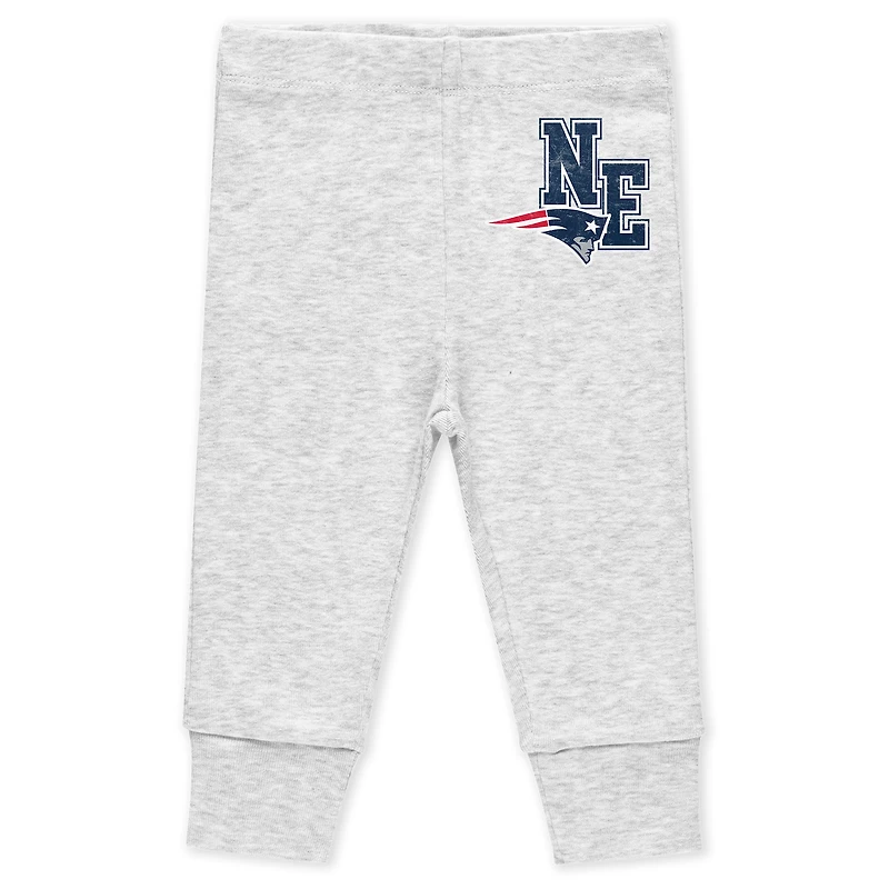 Newborn & Infant WEAR by Erin Andrews New England Patriots Three-Piece Turn Me Around Bodysuits Pant Set